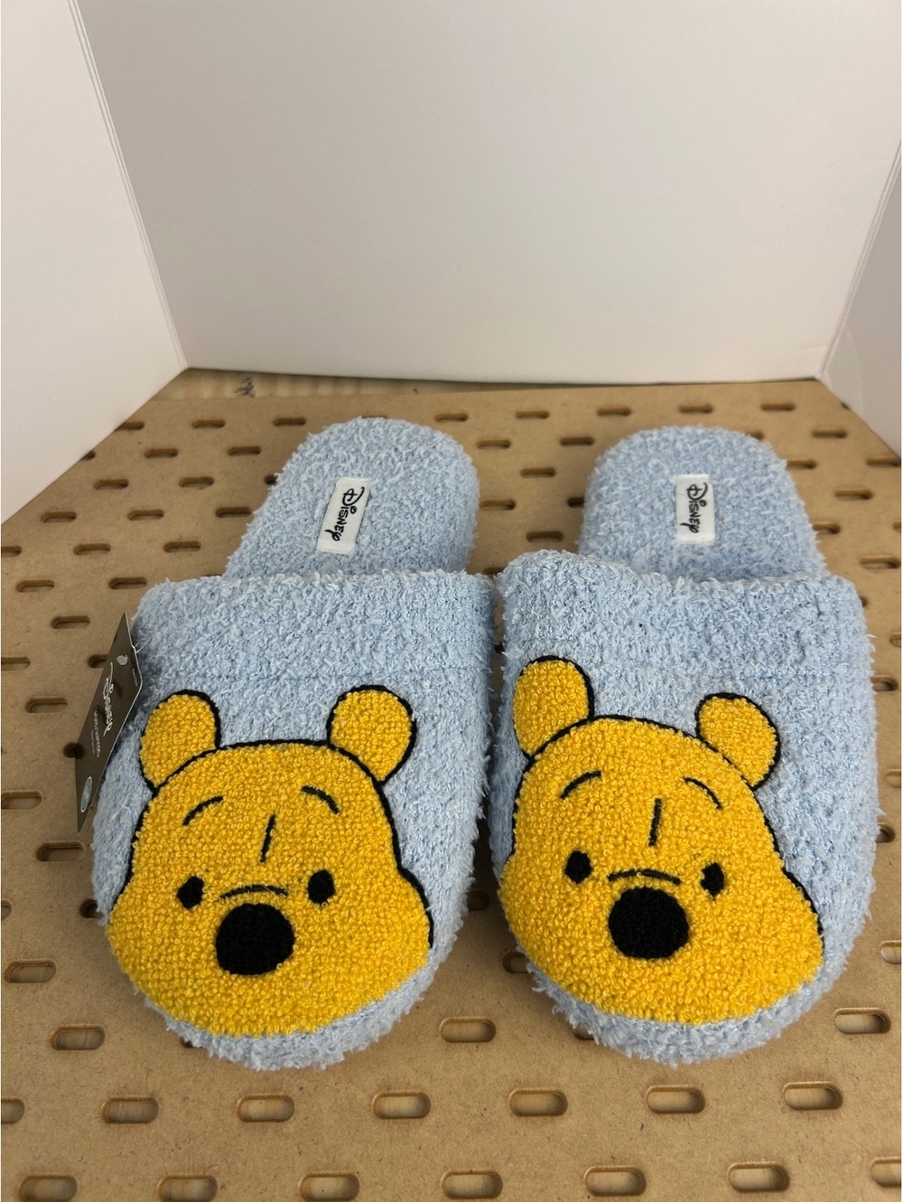 Disney Ladies Winnie the Pooh Slippers S/M